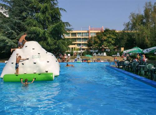 upload/200_Litoral-Nisipurile-de-Aur-Hotel-Ambasador9.jpg