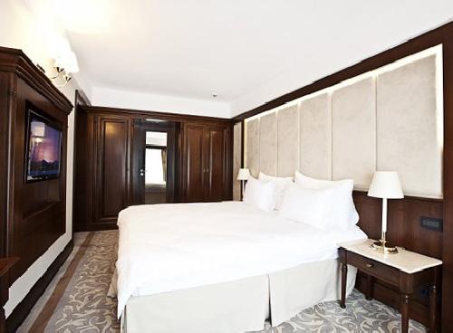 upload/234_OFERTA-SEJUR-5-NOPTI-Hotel-International-4-SINAIA6.jpg