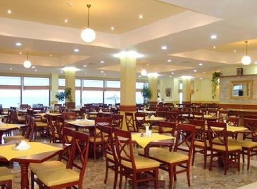 upload/328_Litoral-–Vara-2012--Mamaia--Hotel-Modern-4-stele4.jpg
