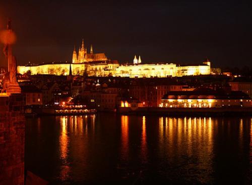 upload/329_Circuit_Praga_la-preturi-de-criza4.jpg