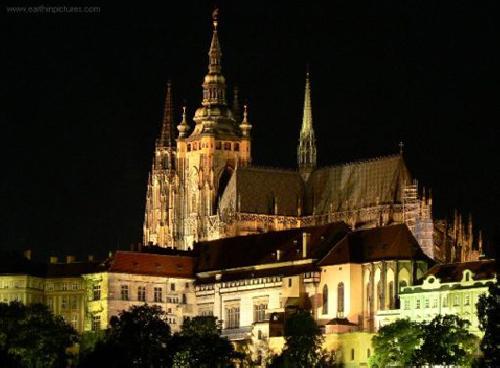 upload/329_Circuit_Praga_la-preturi-de-criza6.jpg